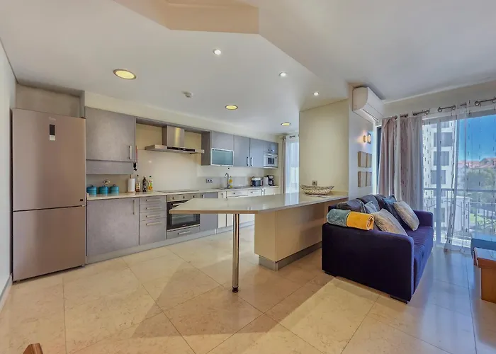 Forum Madeira Apartmán *